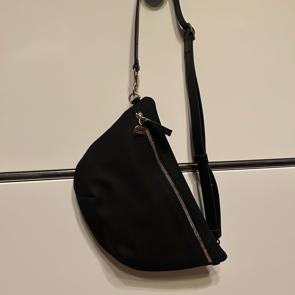 Elegant Black Crossbody Bag/ stylish fanny pack